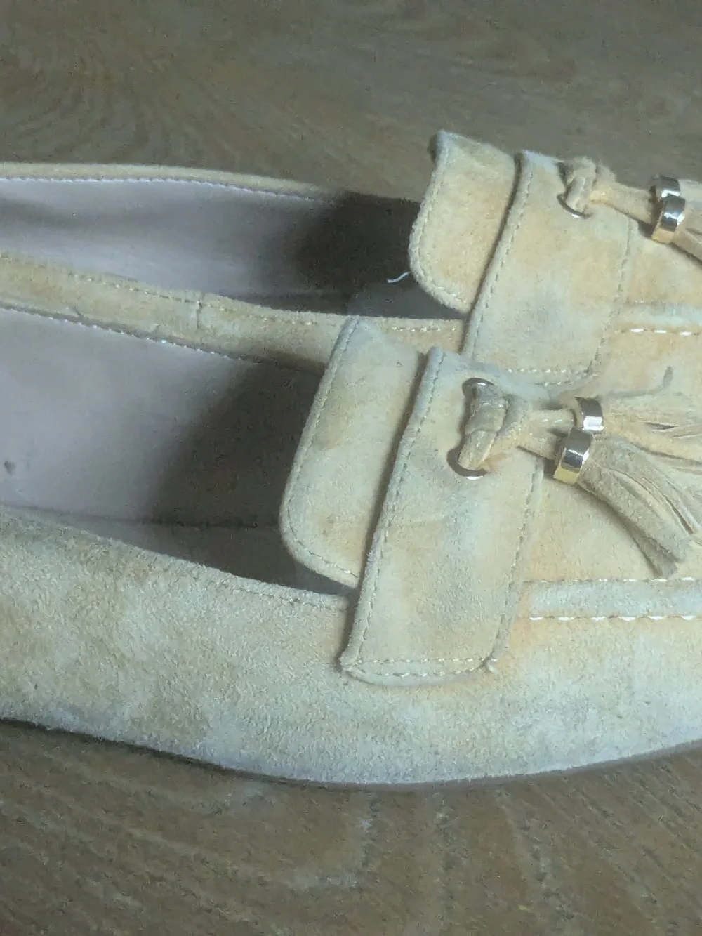 Talbots Light Yellow Beige Suede Tassel Loafers Size 6